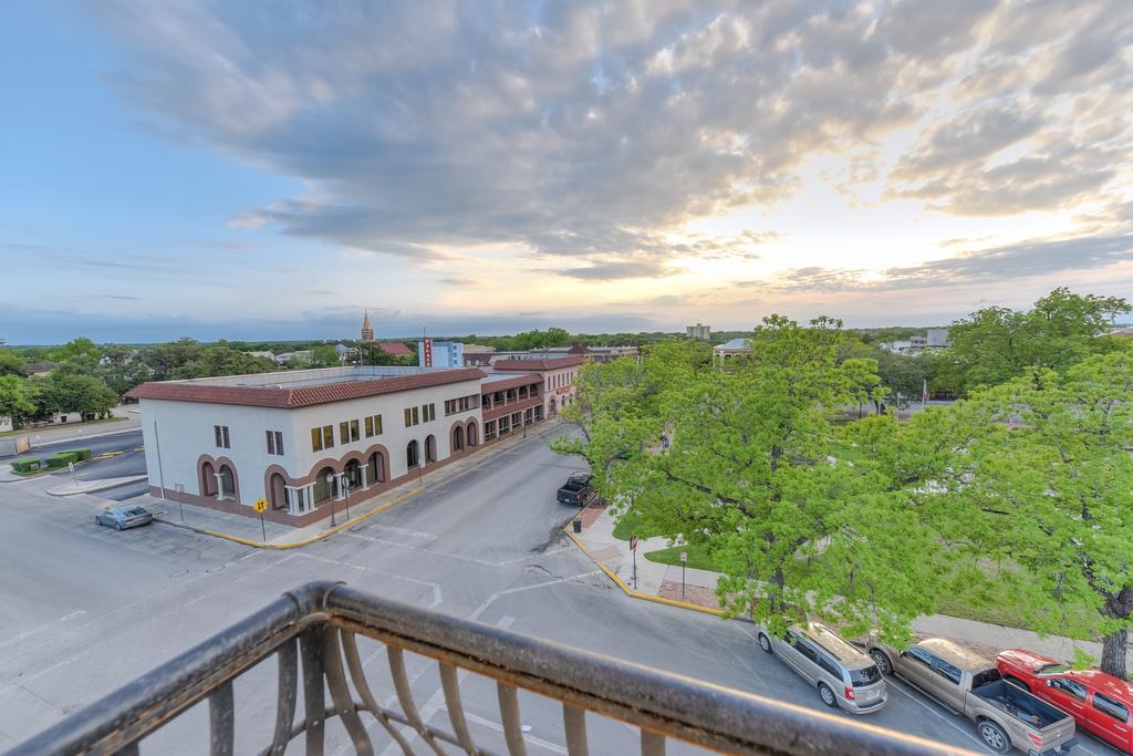 Park Plaza Hotel Seguin Bagian luar foto