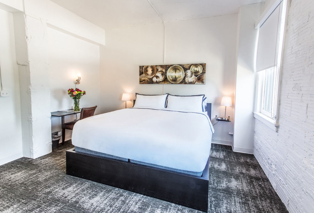 Park Plaza Hotel Seguin Bagian luar foto