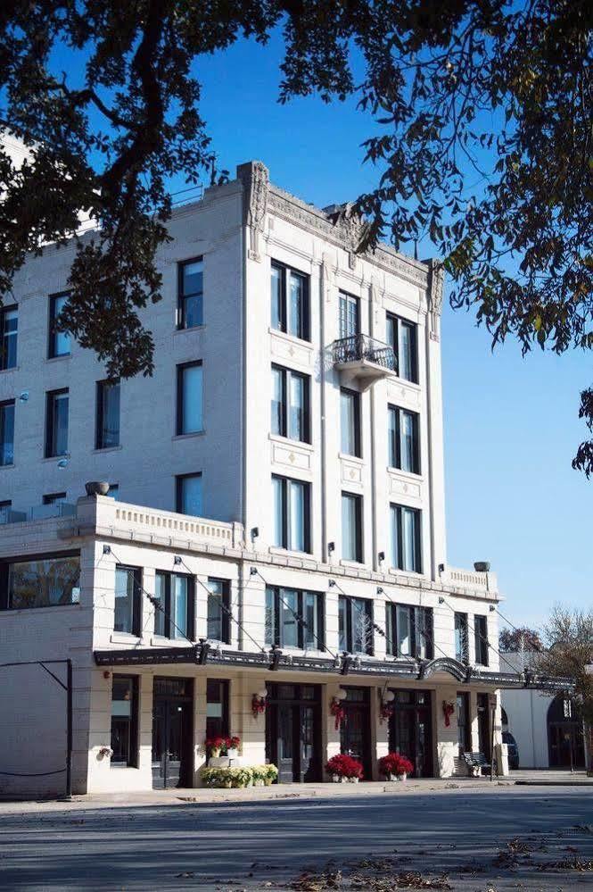 Park Plaza Hotel Seguin Bagian luar foto
