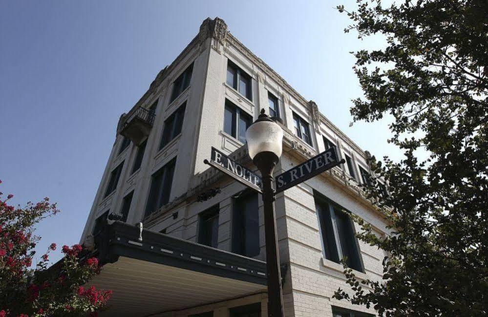 Park Plaza Hotel Seguin Bagian luar foto