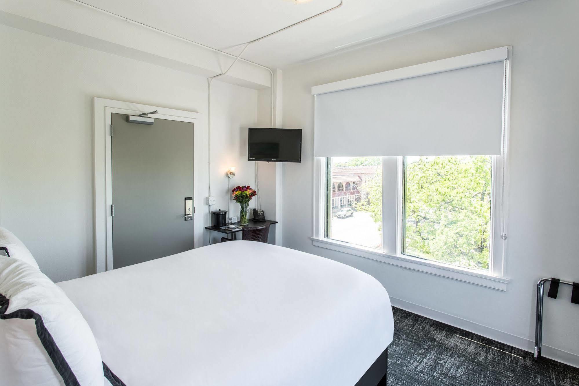 Park Plaza Hotel Seguin Bagian luar foto